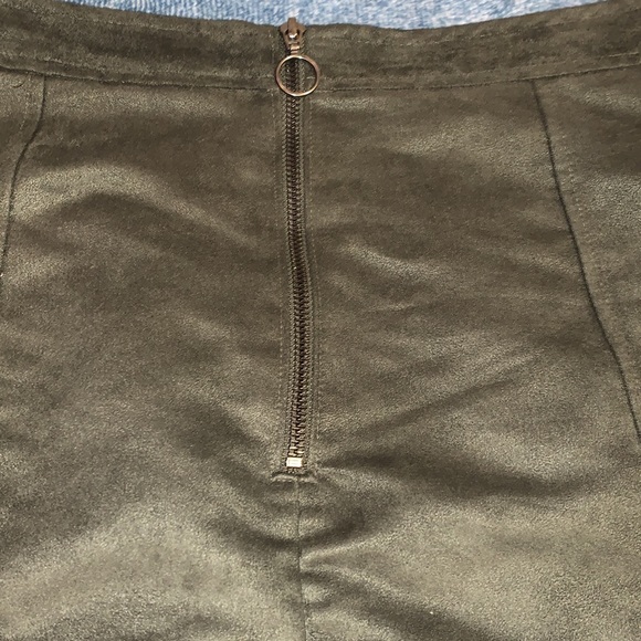 Old Navy Green Suede Mini Skirt - Picture 3 of 6